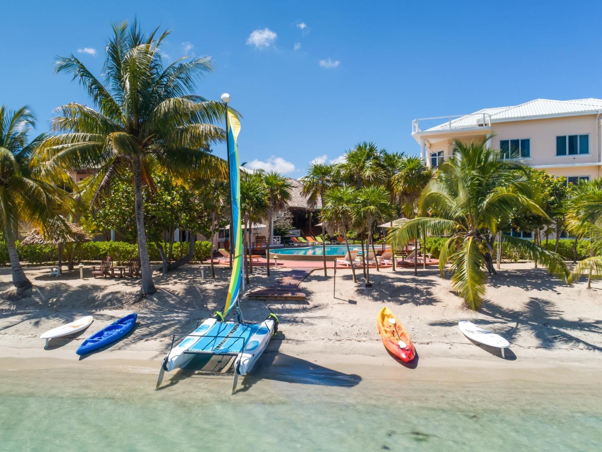 Laru Beya Resort Placencia Exterior photo