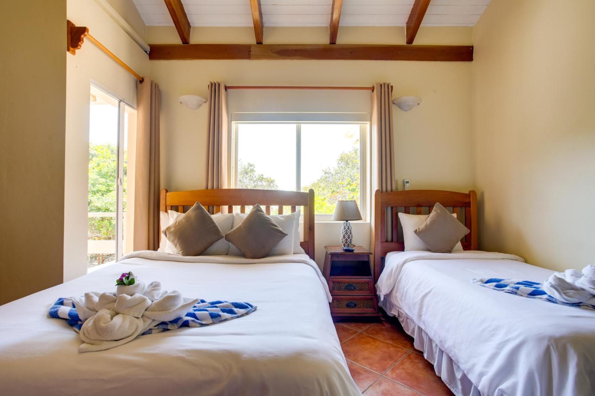 Laru Beya Resort Placencia Exterior photo