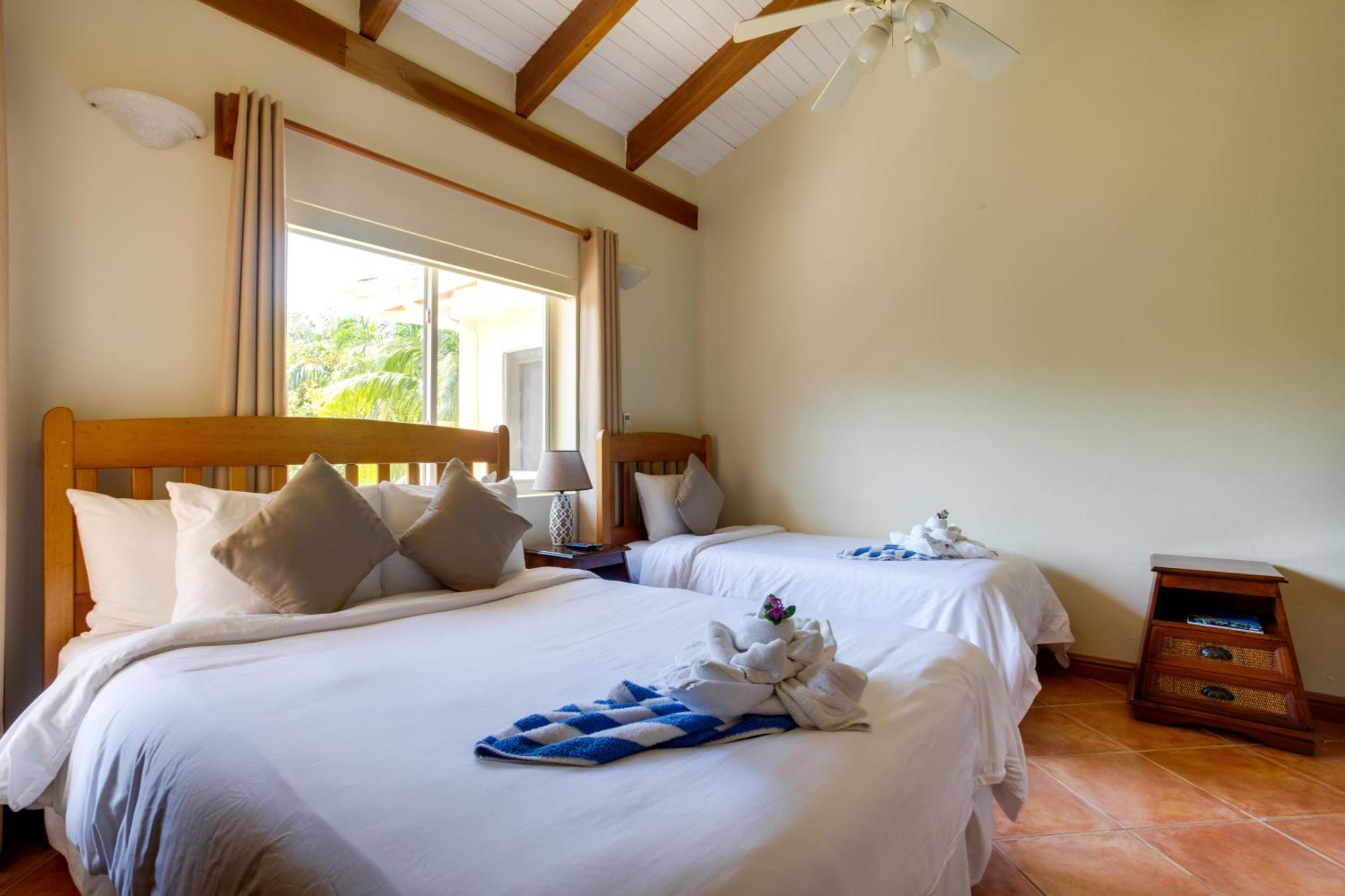 Laru Beya Resort Placencia Exterior photo