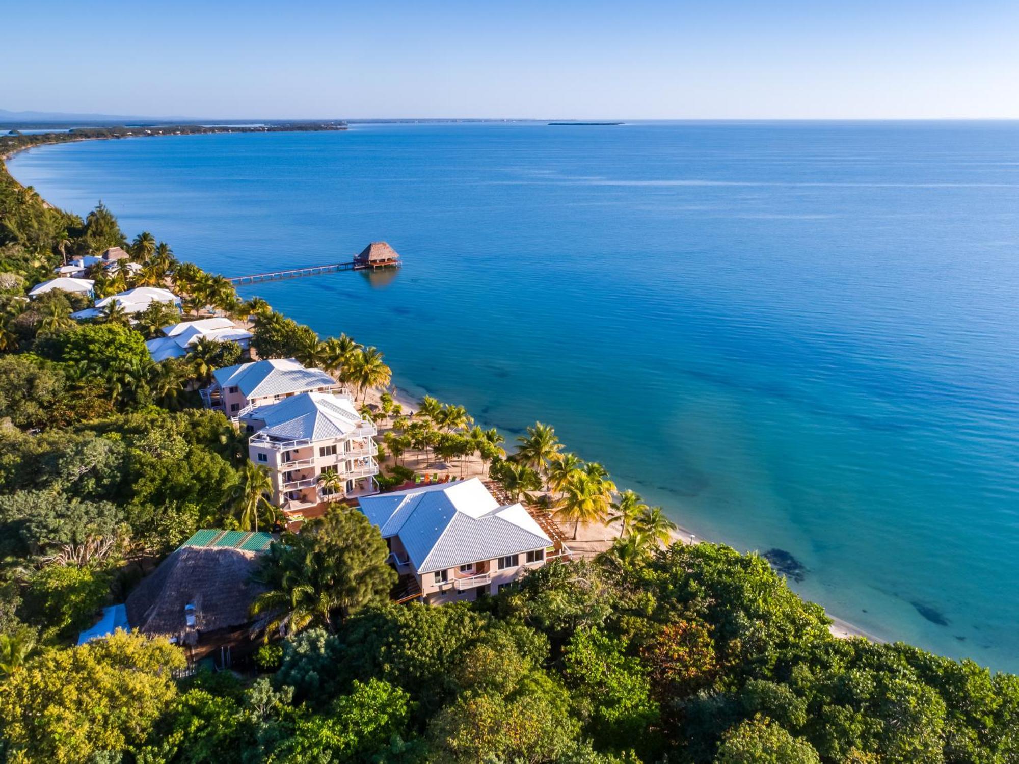 Laru Beya Resort Placencia Exterior photo