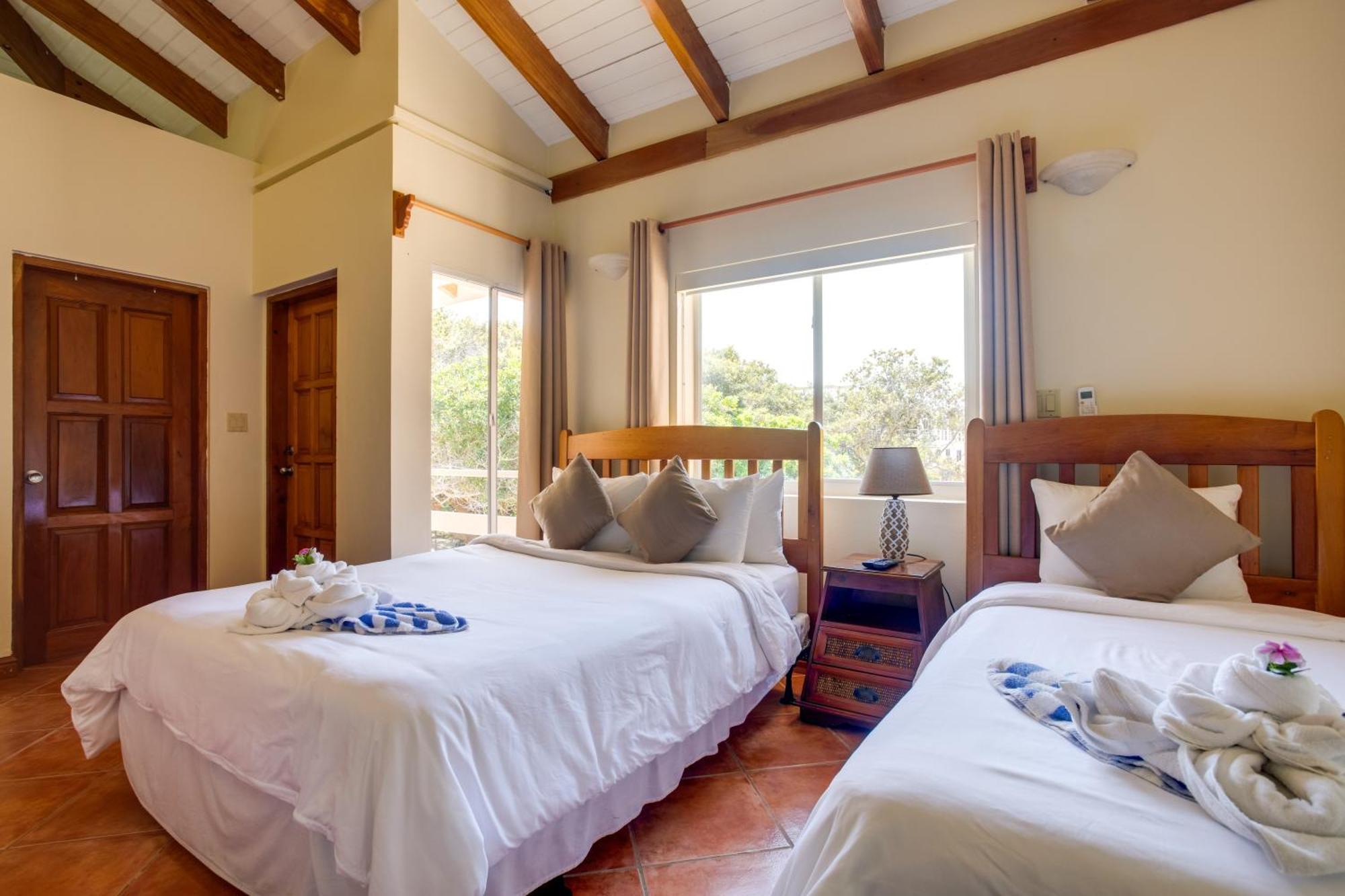Laru Beya Resort Placencia Exterior photo