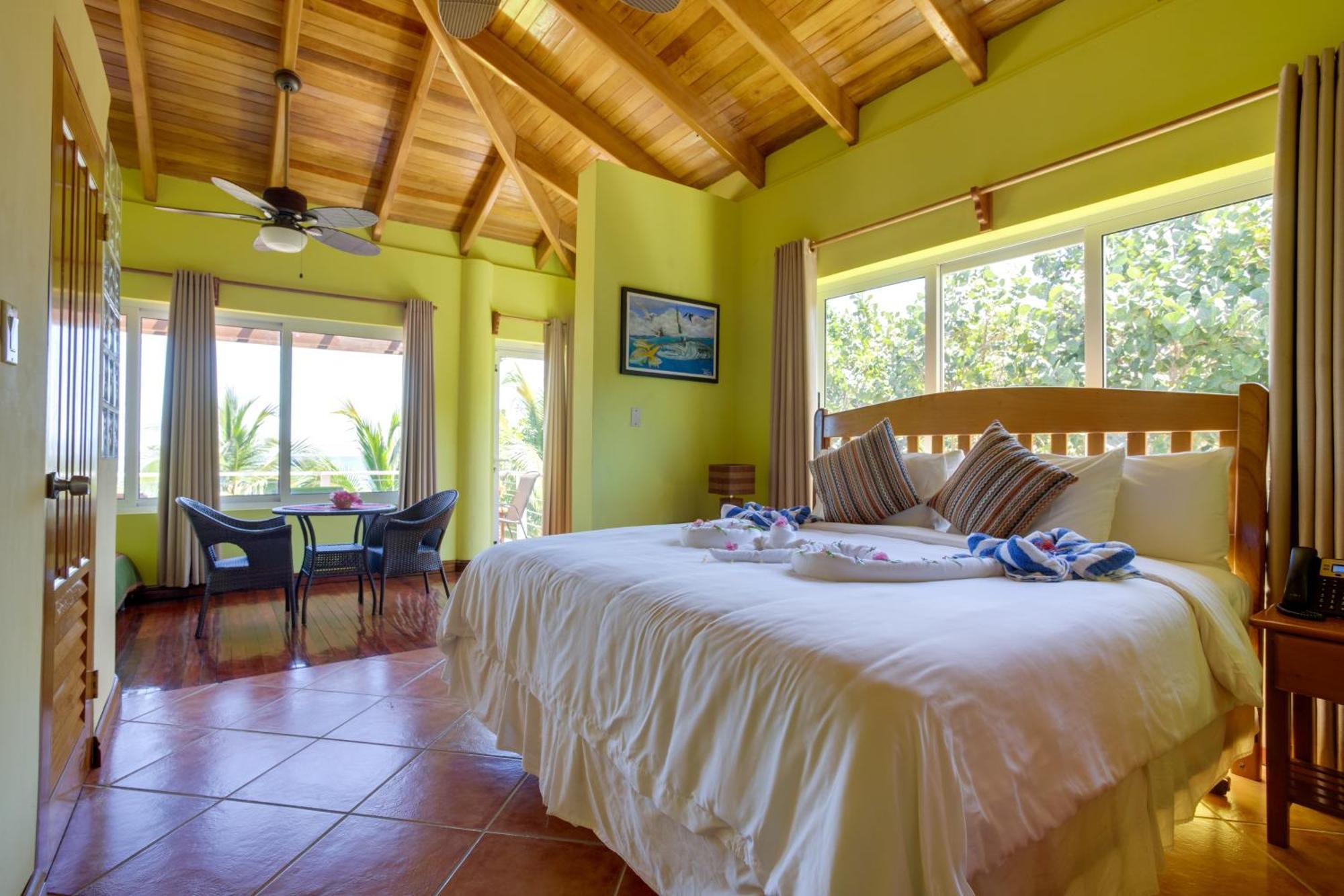 Laru Beya Resort Placencia Exterior photo