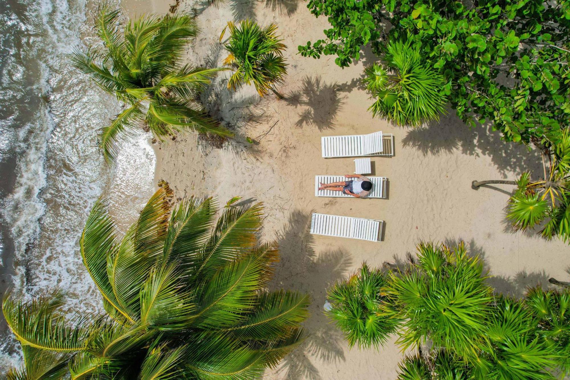 Laru Beya Resort Placencia Exterior photo