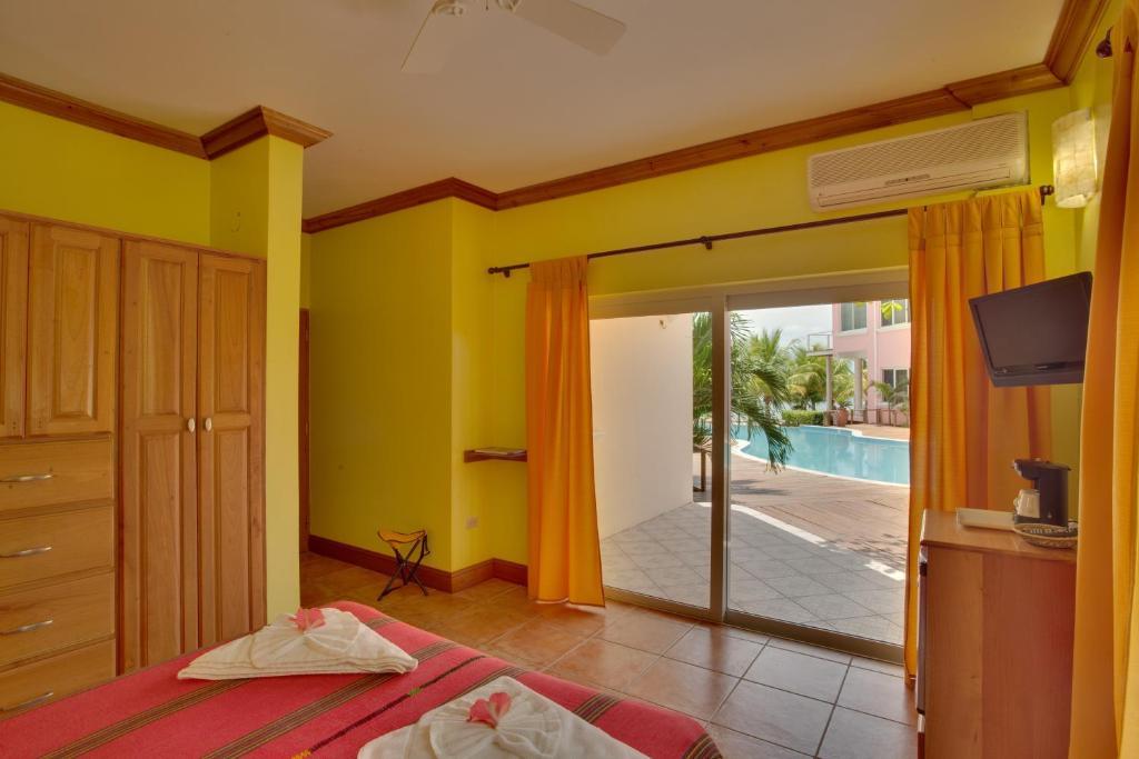 Laru Beya Resort Placencia Room photo
